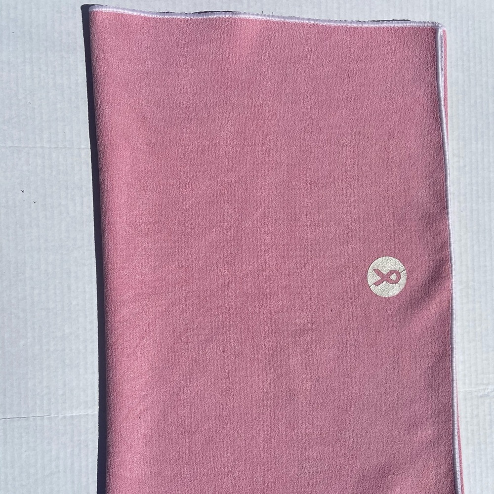 Non skid yoga towel